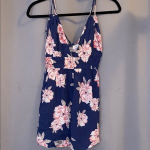 floral romper💫